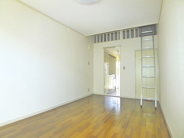 物件内観写真2　(居室)