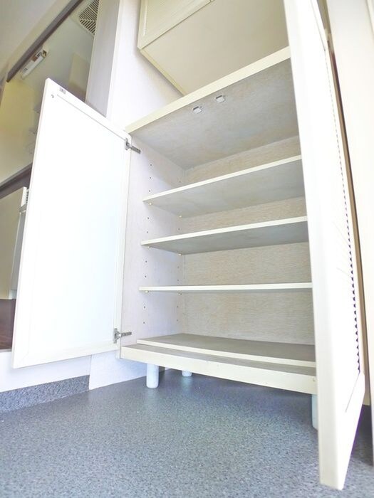 物件内観写真4　(収納)