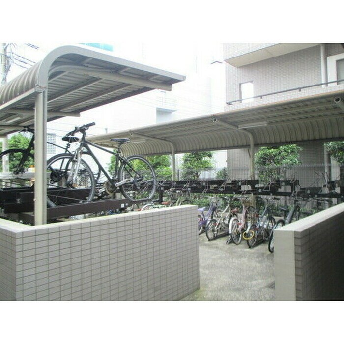 物件外観写真3　(駐輪場)