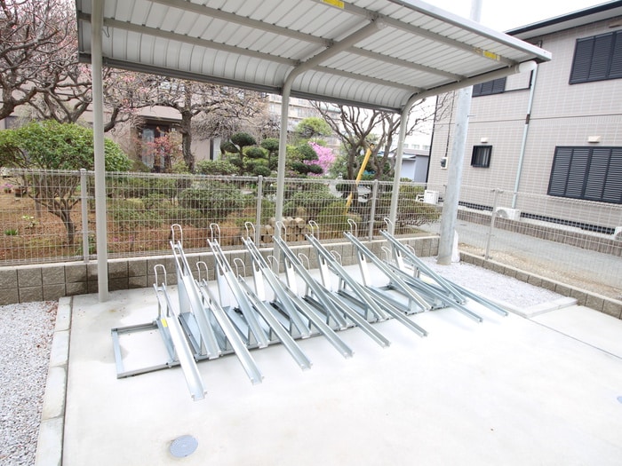 物件外観写真2　(駐輪場)