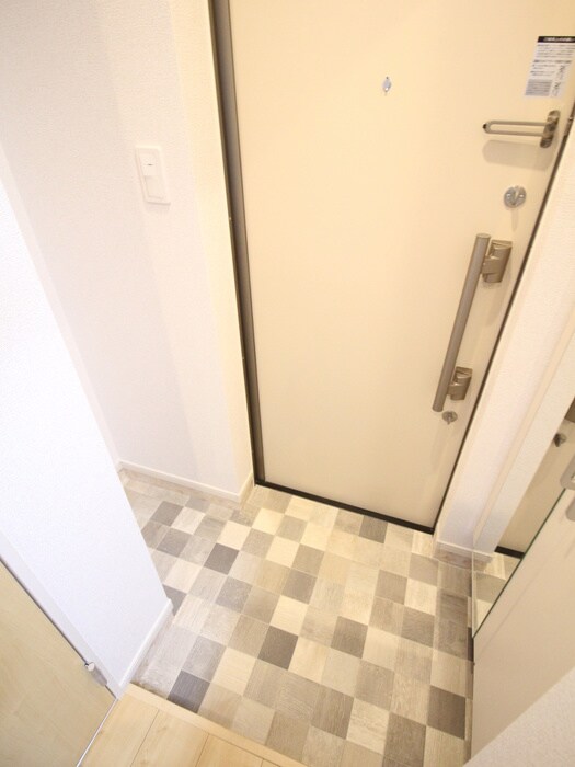 物件内観写真12　(玄関)