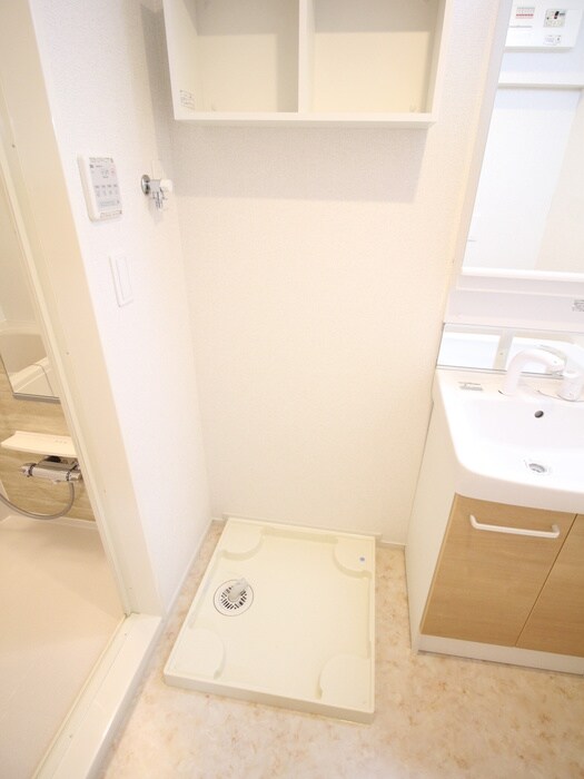 物件内観写真13　(洗濯機置場)