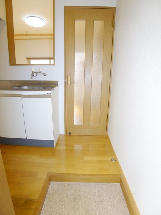 物件内観写真16　(玄関)