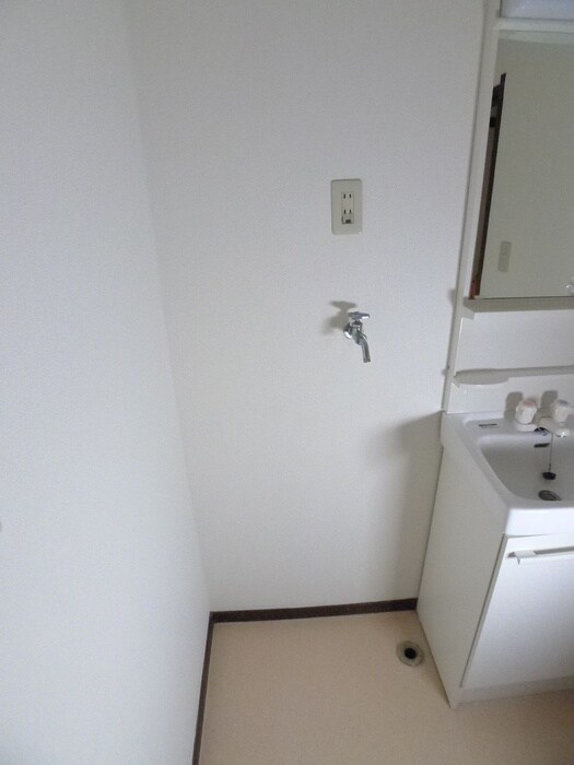 物件内観写真17　(洗濯機置場)