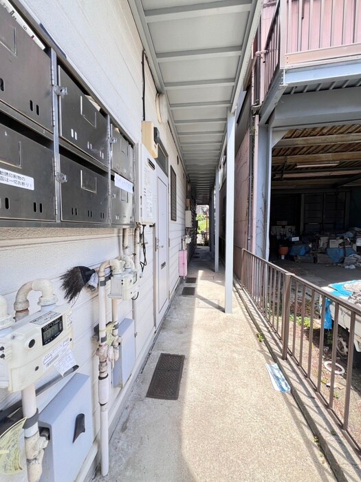 物件外観写真3　(エントランス部分)