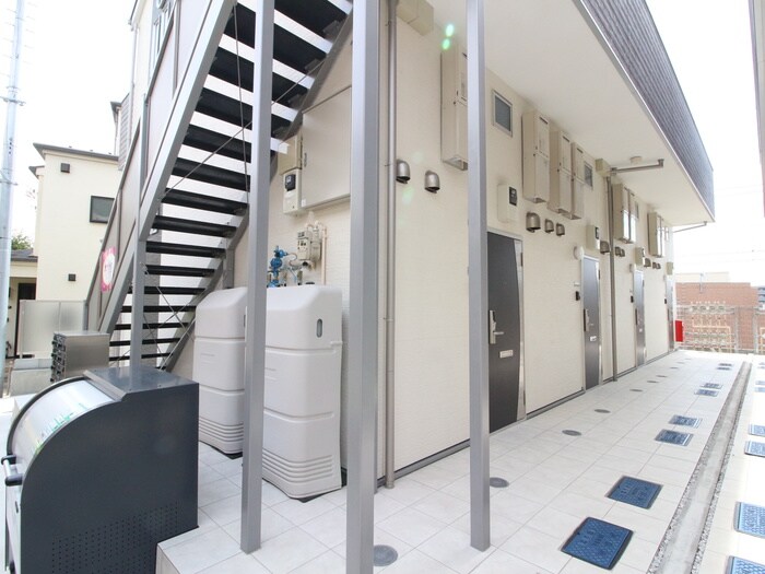 物件外観写真5　(エントランス部分)