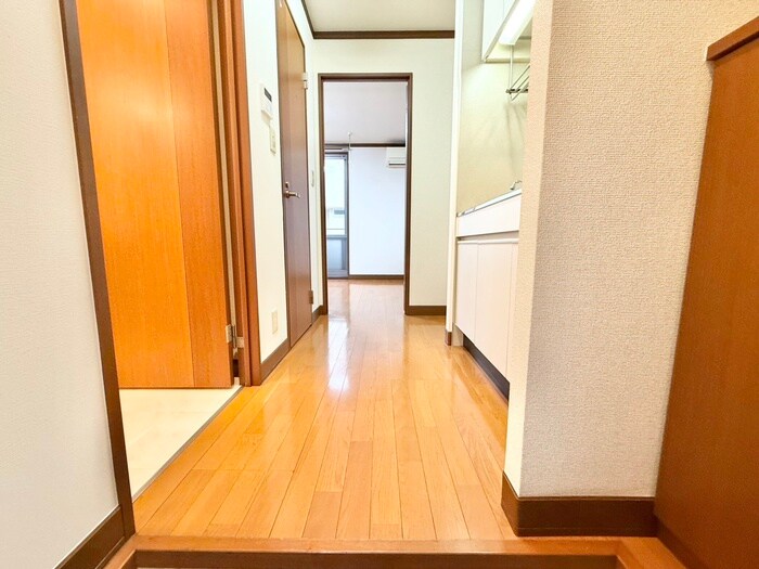 物件内観写真19　(廊下)