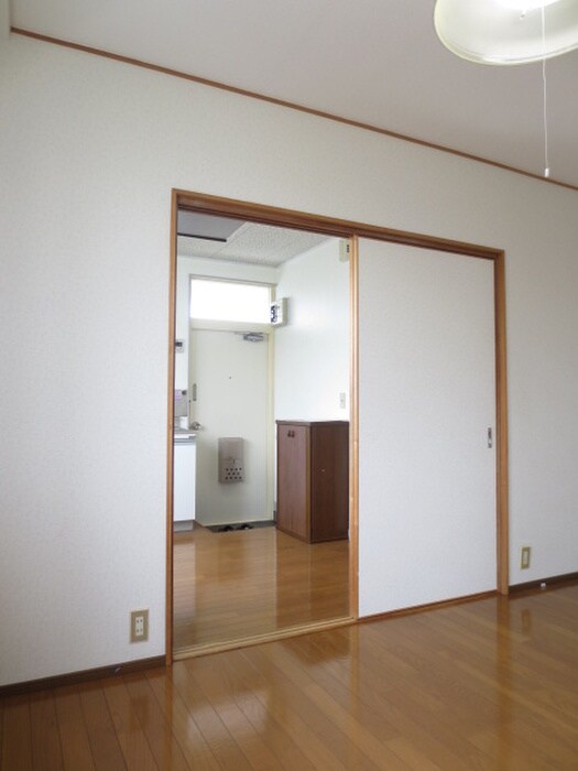 物件内観写真8　(居室)