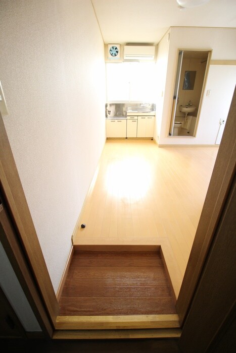 物件内観写真10　(玄関)