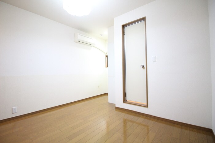 物件内観写真13　(居室)