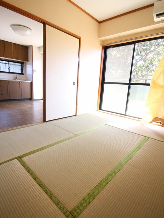 物件内観写真8　(居室)