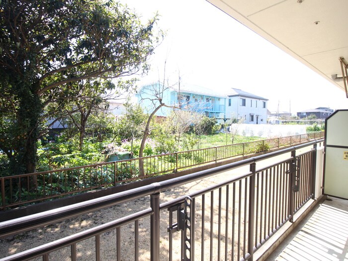 物件内観写真22　(室内からの展望)