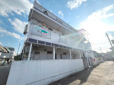 ホワイトヴィレッジ外観写真