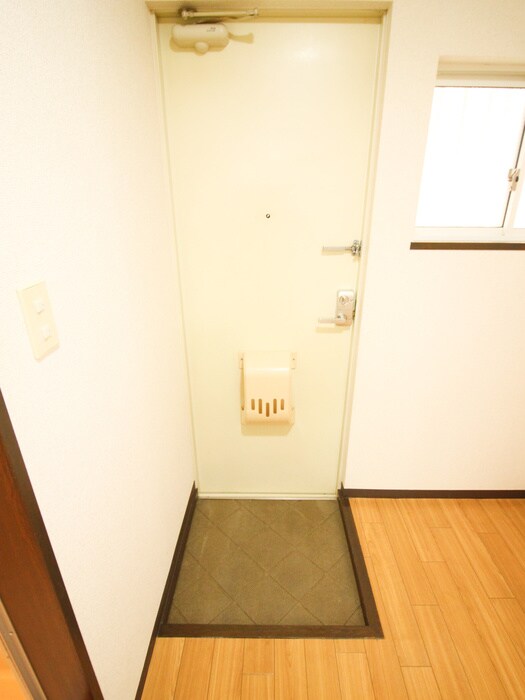 物件内観写真14　(玄関)