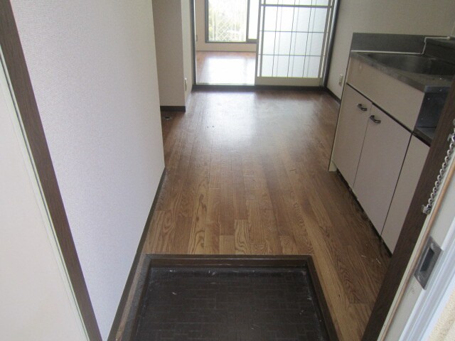 物件内観写真7　(玄関)