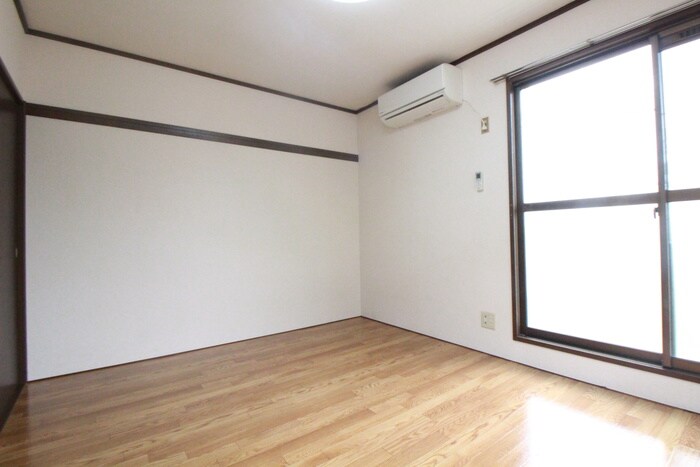 物件内観写真9　(居室)