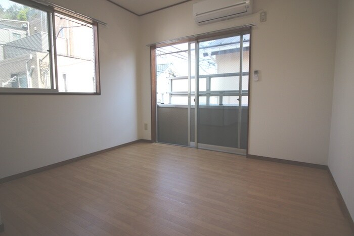 物件内観写真4　(居室)