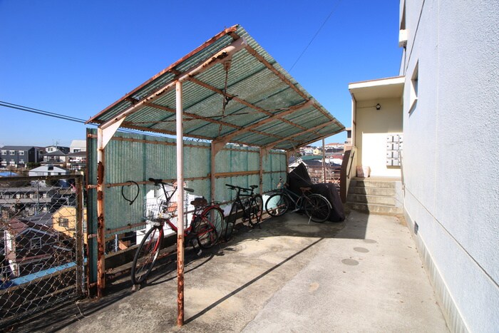 物件外観写真2　(駐輪場)