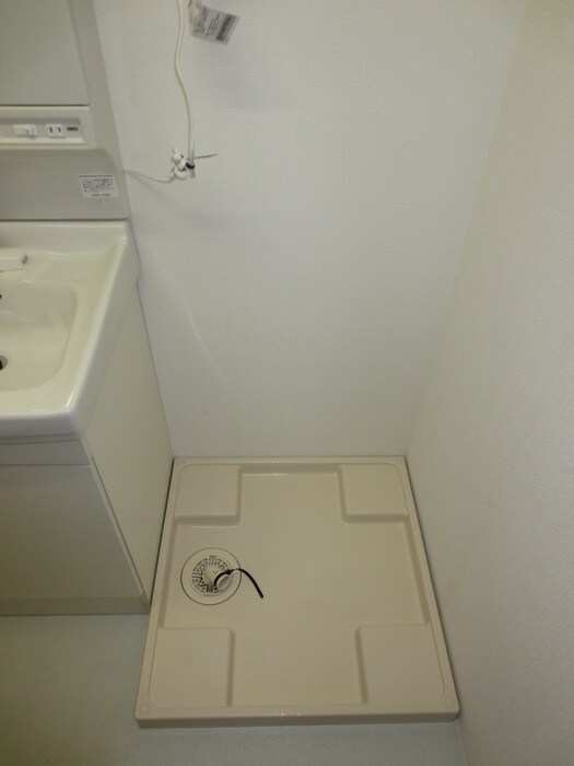 物件内観写真12　(洗濯機置場)