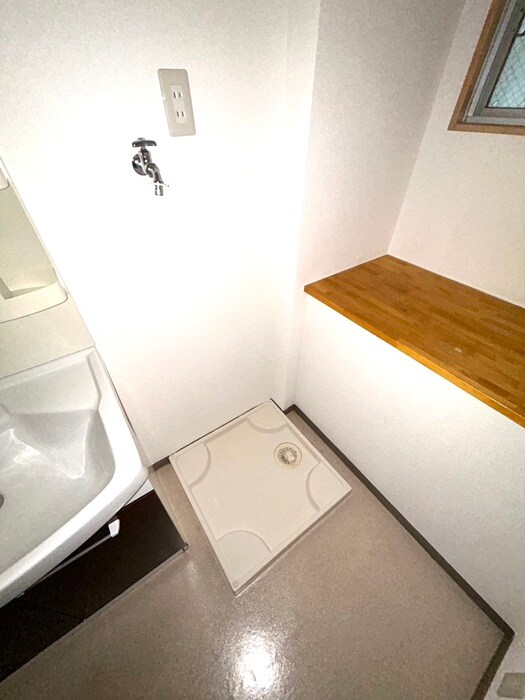 物件内観写真15　(洗濯機置場)