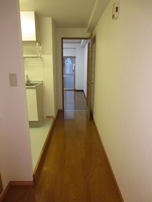 物件内観写真16　(廊下)