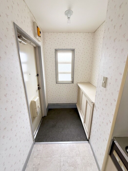 物件内観写真18　(玄関)