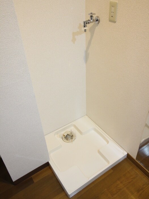 物件内観写真15　(洗濯機置場)