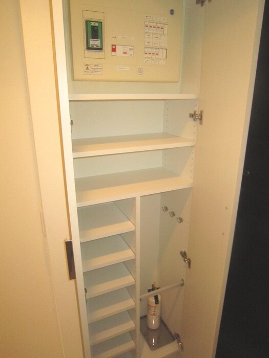 物件内観写真9　(靴箱)