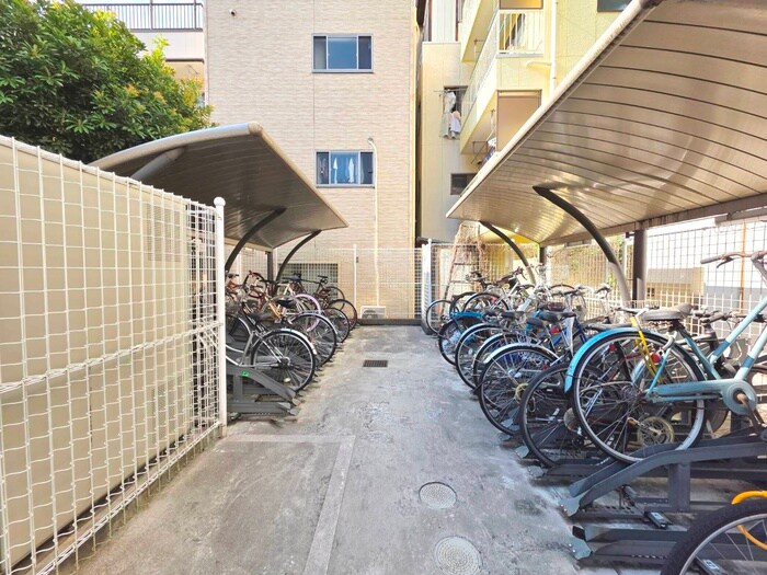 物件外観写真3　(駐輪場)