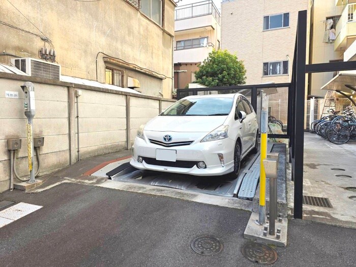 物件外観写真4　(駐車場)