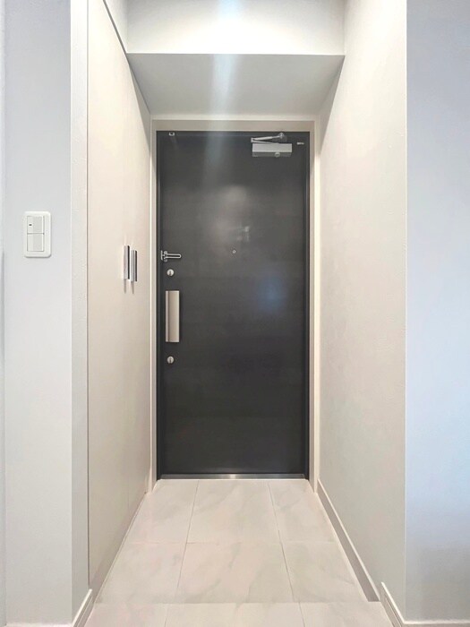 物件内観写真14　(玄関)