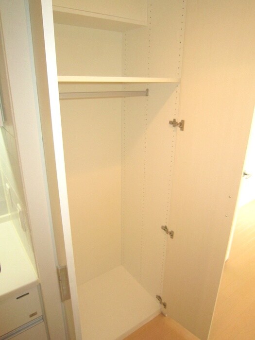 物件内観写真15　(収納)