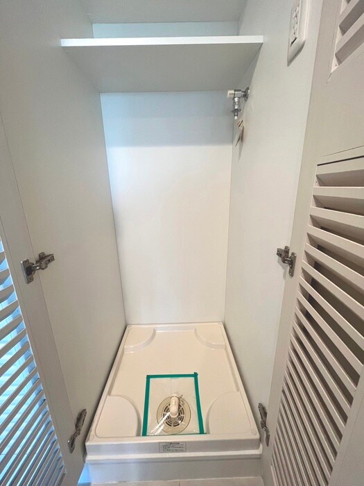 物件内観写真18　(洗濯機置場)