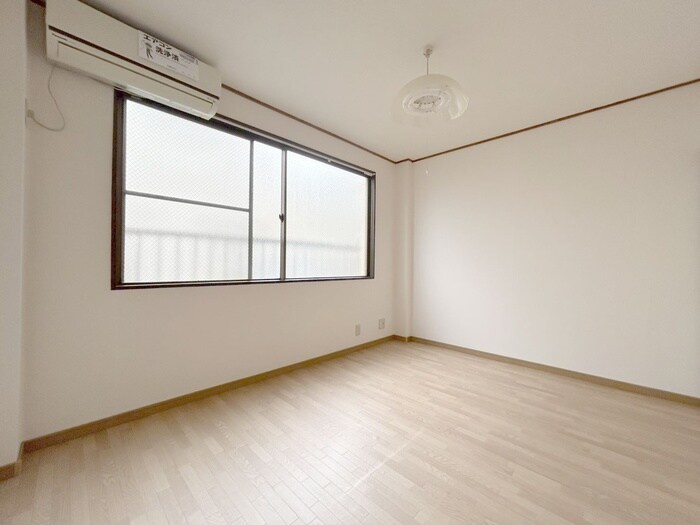 物件内観写真10　(居室)