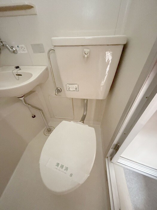 物件内観写真14　(トイレ)