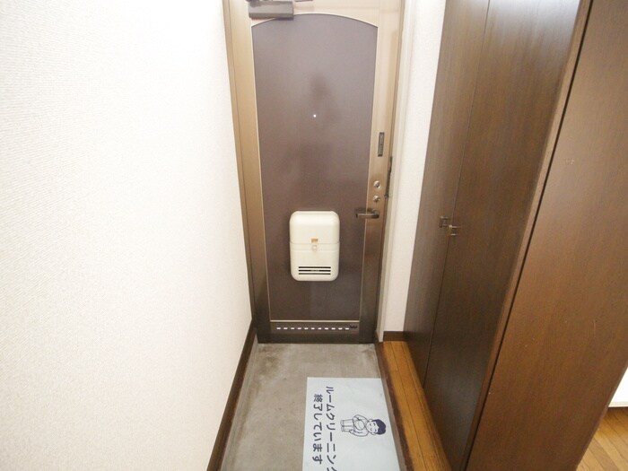 物件内観写真13　(玄関)