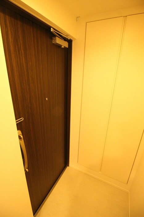 物件内観写真15　(玄関)