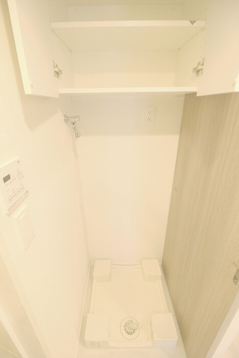 物件内観写真16　(洗濯機置場)