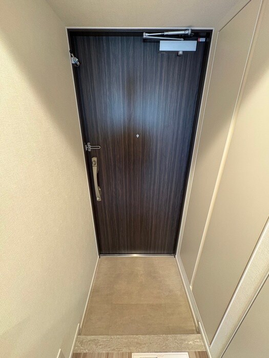 物件内観写真16　(玄関)