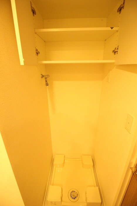 物件内観写真18　(洗濯機置場)