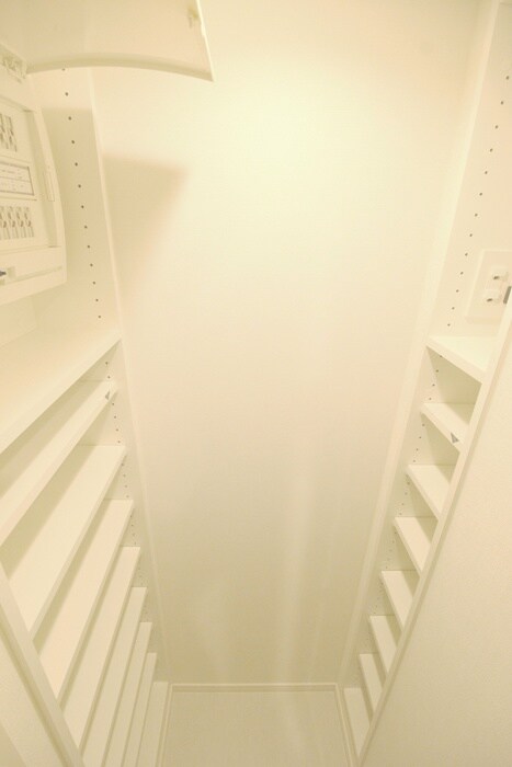 物件内観写真18　(靴箱)