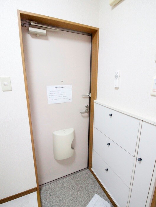 物件内観写真21　(玄関)