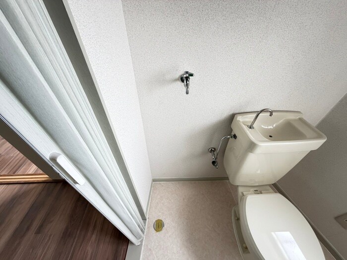 物件内観写真18　(洗濯機置場)