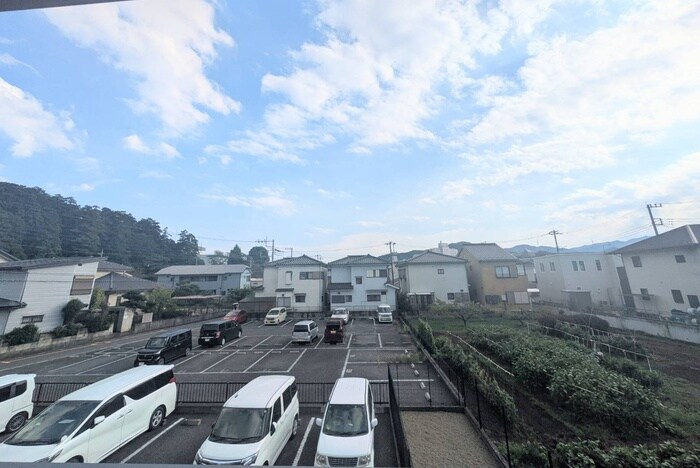 物件内観写真12　(室内からの展望)