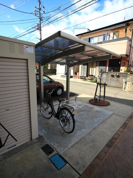 物件外観写真6　(駐輪場)