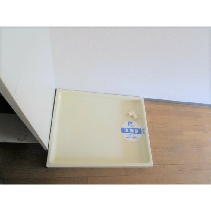 物件内観写真13　(洗濯機置場)