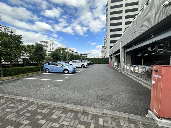 物件外観写真4　(駐車場)