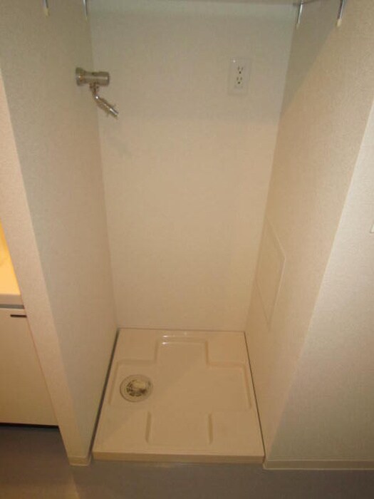 物件内観写真11　(洗濯機置場)