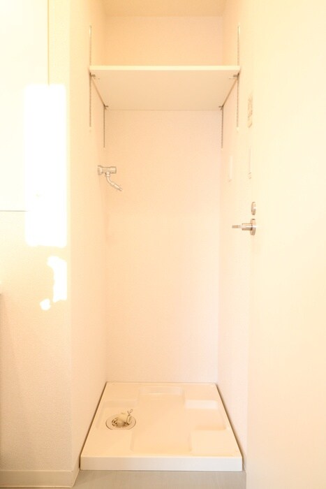 物件内観写真13　(洗濯機置場)