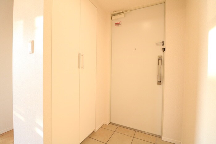 物件内観写真15　(玄関)